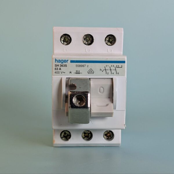 Компактный выключатель нагрузки SH363S 3Р 63А/400В с замком Hager
