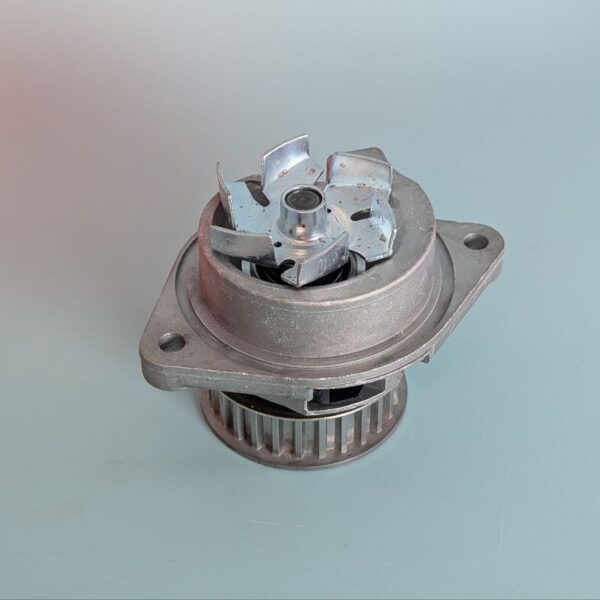 Водяной насос VW Caddy II III Golf IV V 1.4i 27z BCA,BUD,AUA 538 0026 10