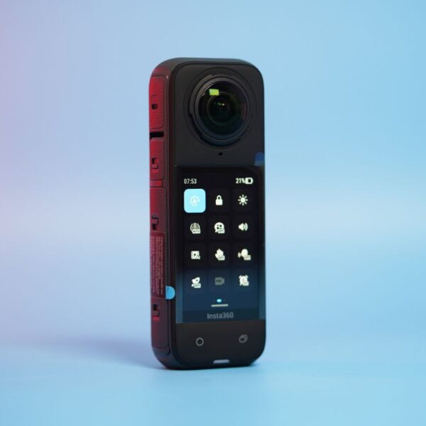 Экшн-камера Insta360 X4 8K Standard Bundle 360