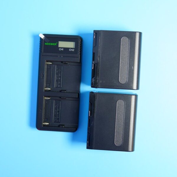 Зарядний пристрій NEEWER NW-F970 з 2 акумуляторами 7800mAh для Sony NP-F батарей