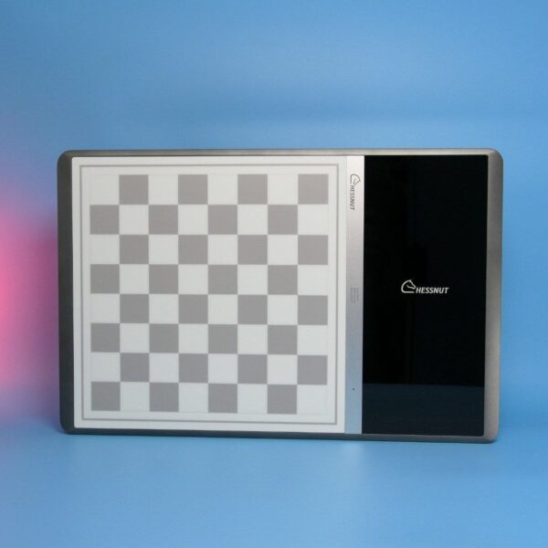 Шахматная доска Chessnut Evo со встроенным AI и сенсорным экраном